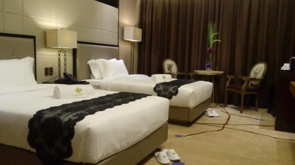Lotus Blu Hotel Legazpi Εξωτερικό φωτογραφία