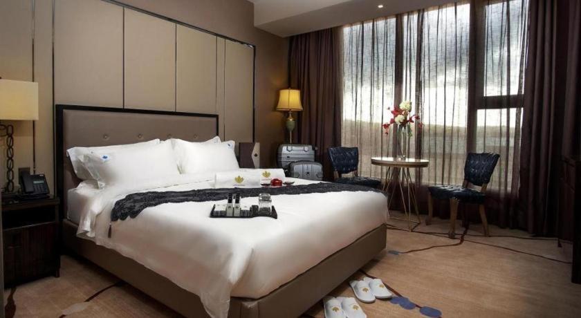 Lotus Blu Hotel Legazpi Εξωτερικό φωτογραφία