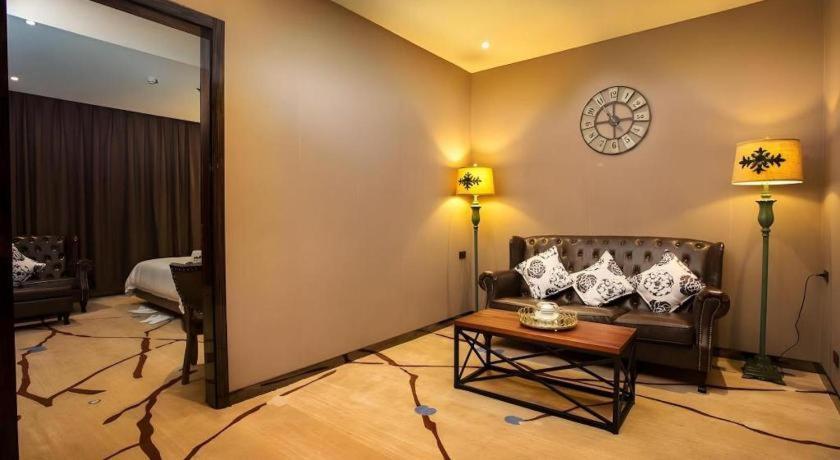 Lotus Blu Hotel Legazpi Εξωτερικό φωτογραφία