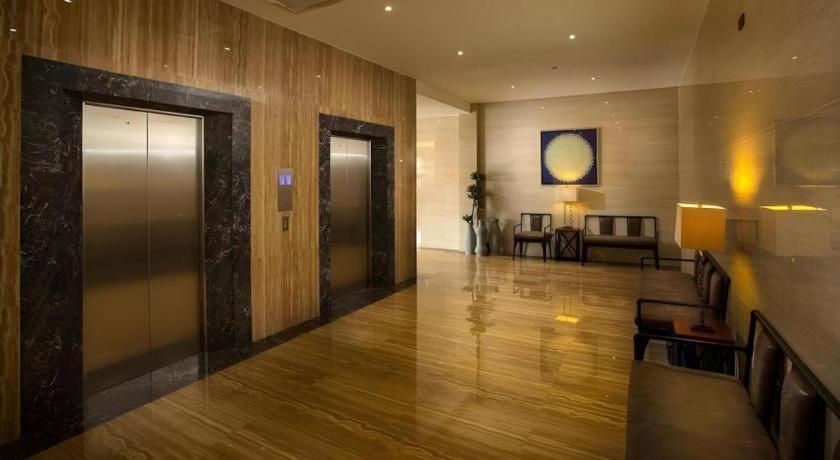 Lotus Blu Hotel Legazpi Εξωτερικό φωτογραφία