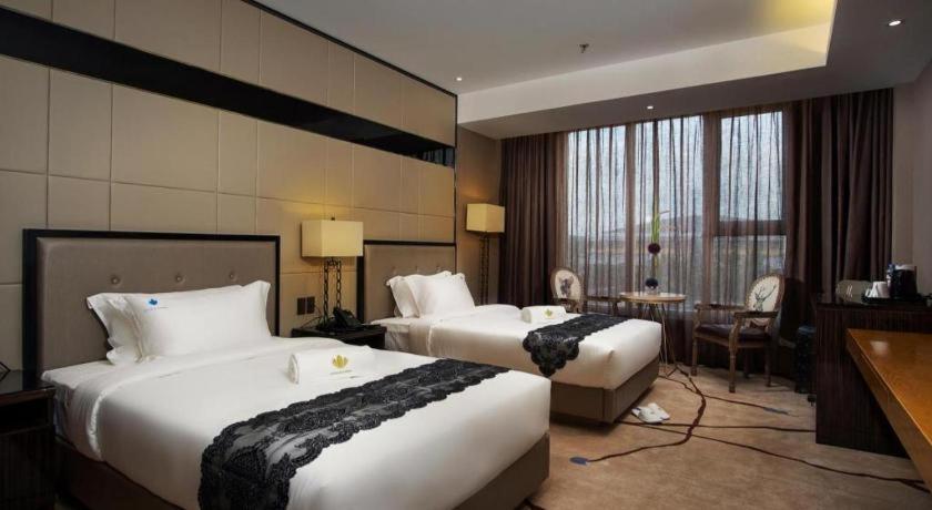 Lotus Blu Hotel Legazpi Εξωτερικό φωτογραφία